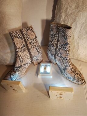 Matisse At Ease Women's Snake Skin Leather Zip Up Boots Size 6 M
